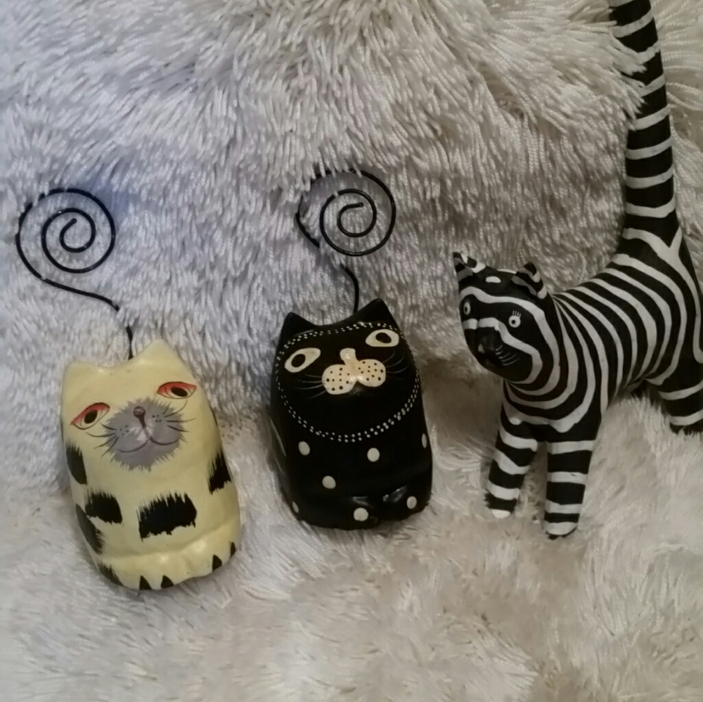 3 wooden kitties one ring hilder, 2 wooden photo h